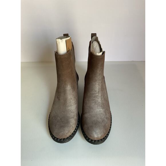 Gentle Souls by Kenneth Cole Suede Chelsea Booties  7.5 Taupe Leather Ankle NEW - Picture 6 of 13
